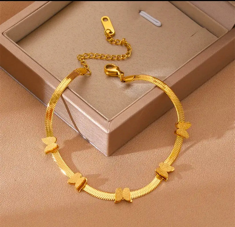 Elegant Butterfly Charm Bracelet-4