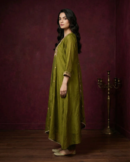 Olive Green Embroidered Kurta Set with Dupatta & Pants | Floral Thread Work-2