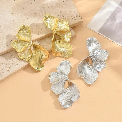 Elegant Leaf Stud Earrings for Everyday Grace-2