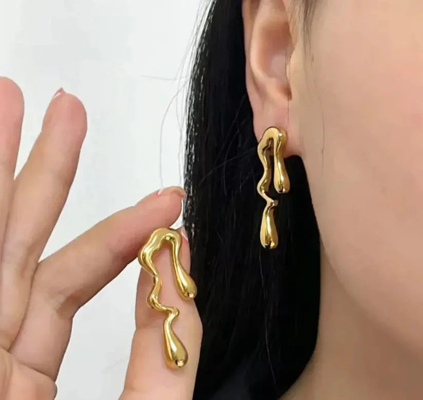 Bold Waterdrop Statement Earring-2